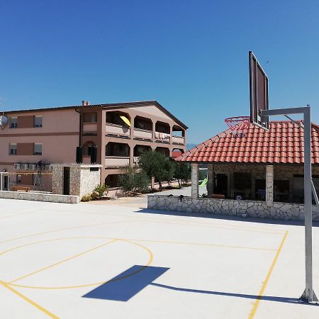 Apartments Glasnovic Вир Екстер'єр фото