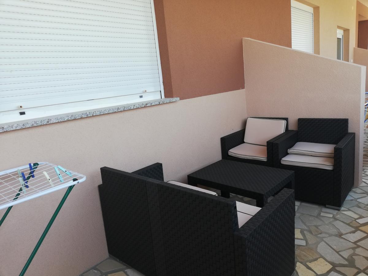 Apartments Glasnovic Вир Екстер'єр фото
