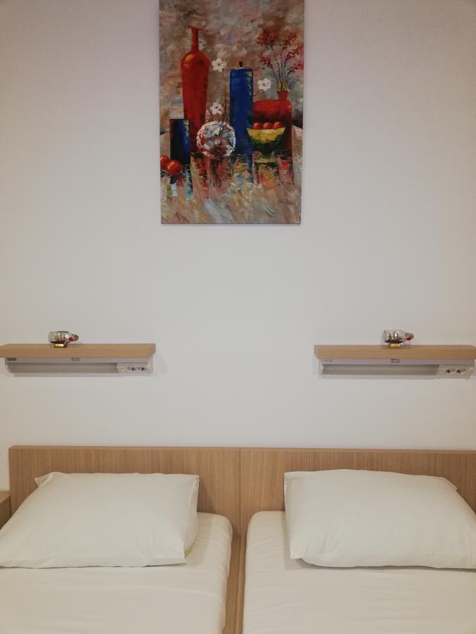 Apartments Glasnovic Вир Екстер'єр фото